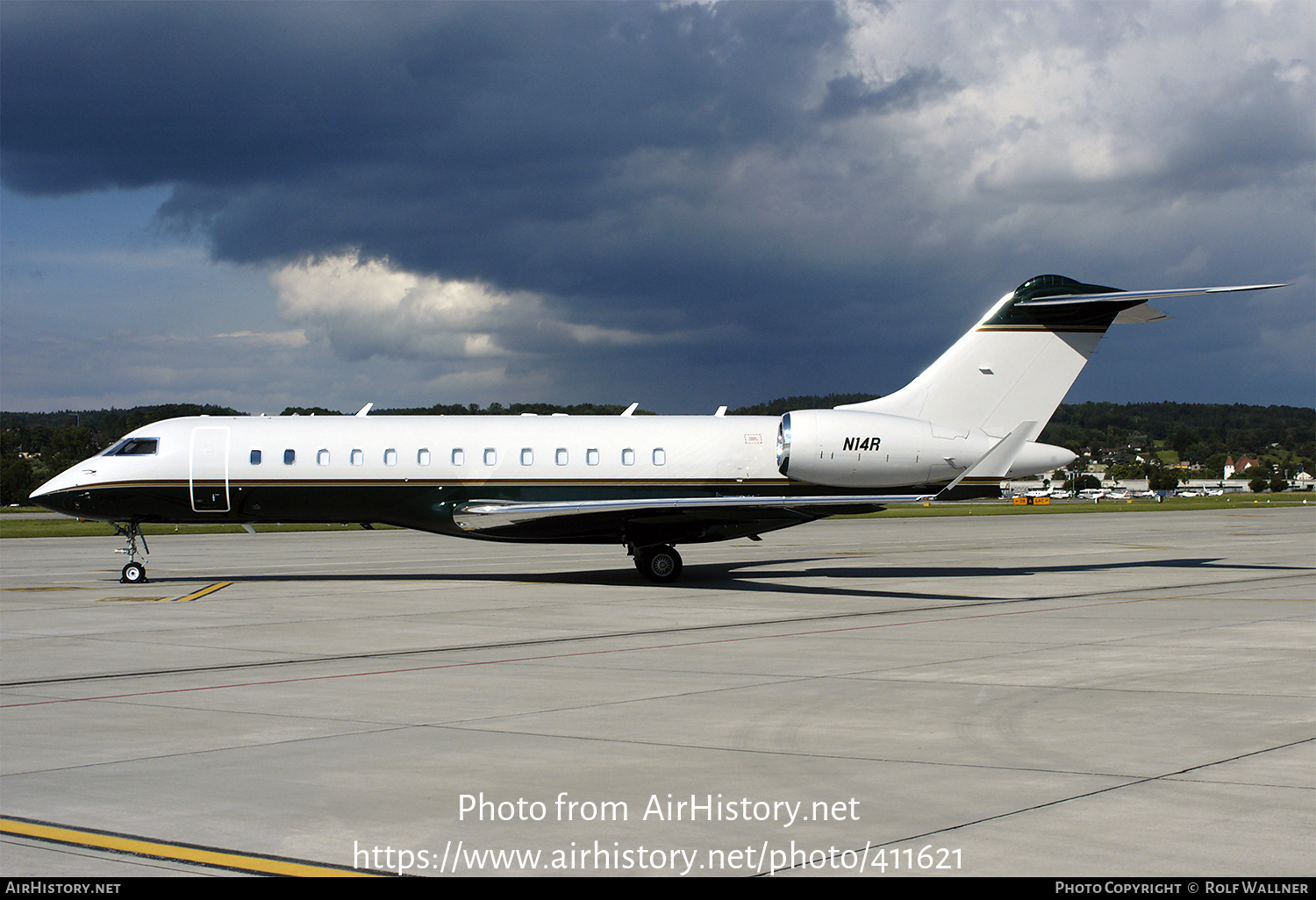 Aircraft Photo of N14R | Bombardier Global Express (BD-700-1A10) | AirHistory.net #411621