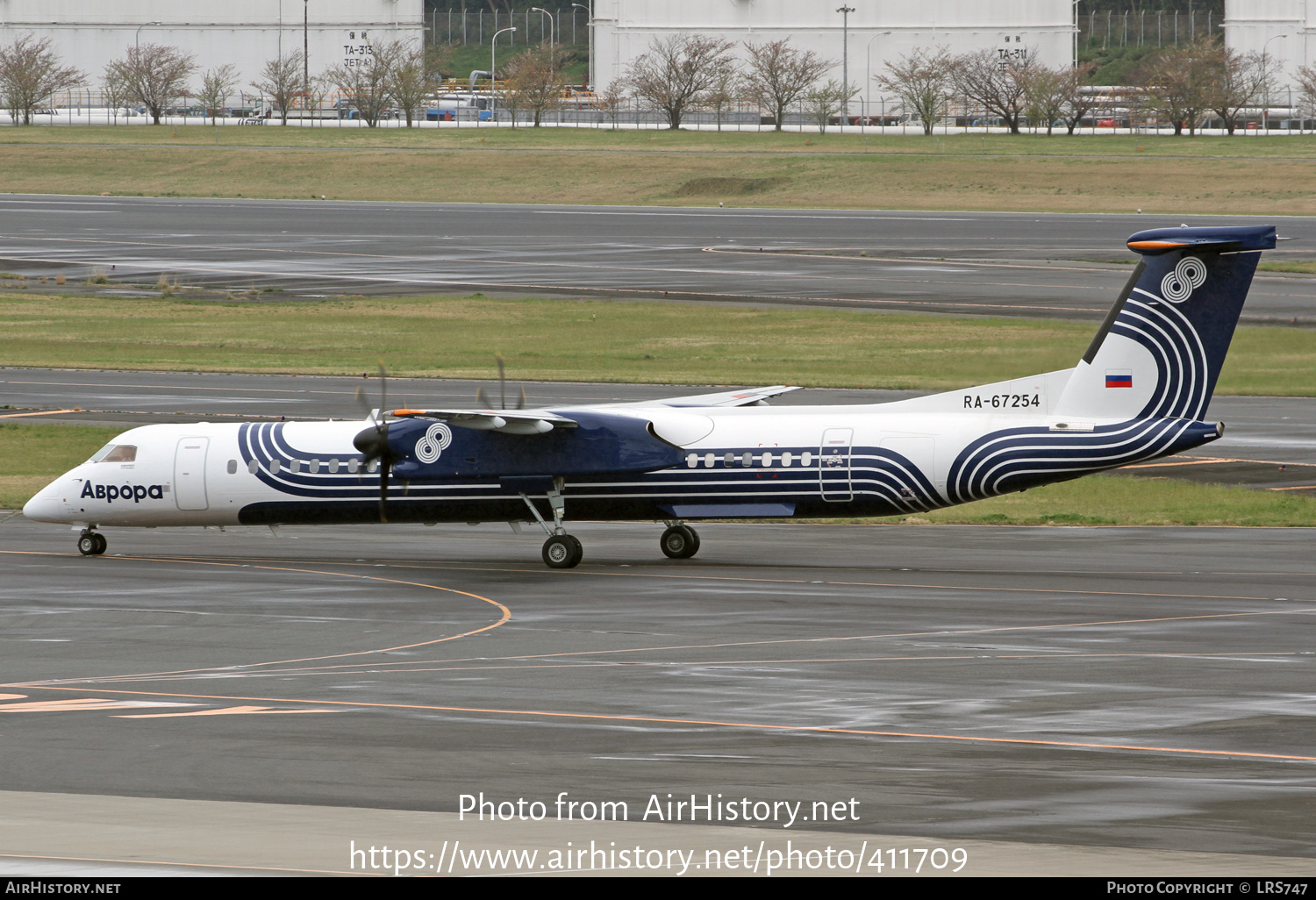 Aircraft Photo of RA-67254 | Bombardier DHC-8-402 Dash 8 | Aurora Airlines | AirHistory.net #411709