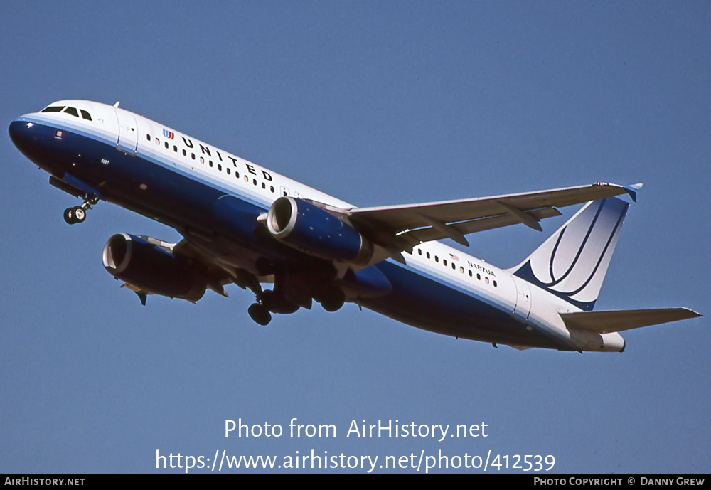 Aircraft Photo of N487UA | Airbus A320-232 | United Airlines | AirHistory.net #412539