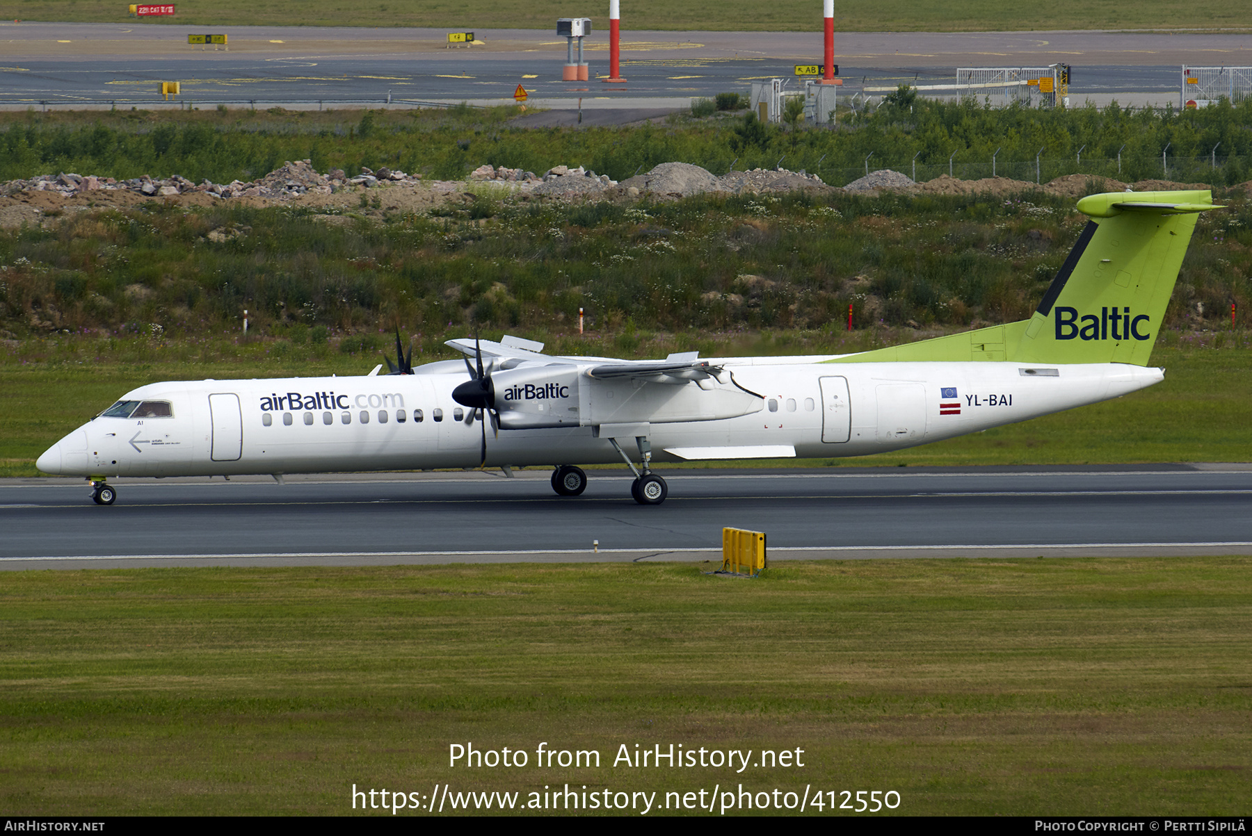 Aircraft Photo of YL-BAI | Bombardier DHC-8-402 Dash 8 | AirBaltic | AirHistory.net #412550