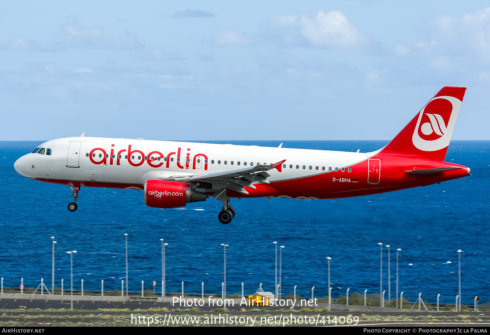 Aircraft Photo of D-ABHA | Airbus A320-214 | Air Berlin | AirHistory.net #414069