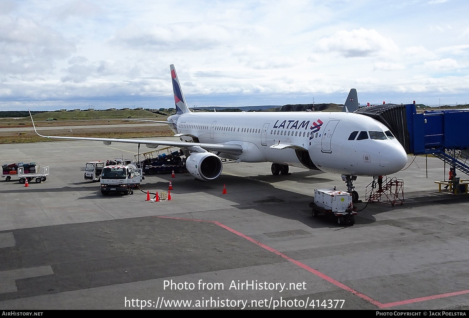 Aircraft Photo of CC-BEK | Airbus A321-211 | LATAM Airlines | AirHistory.net #414377