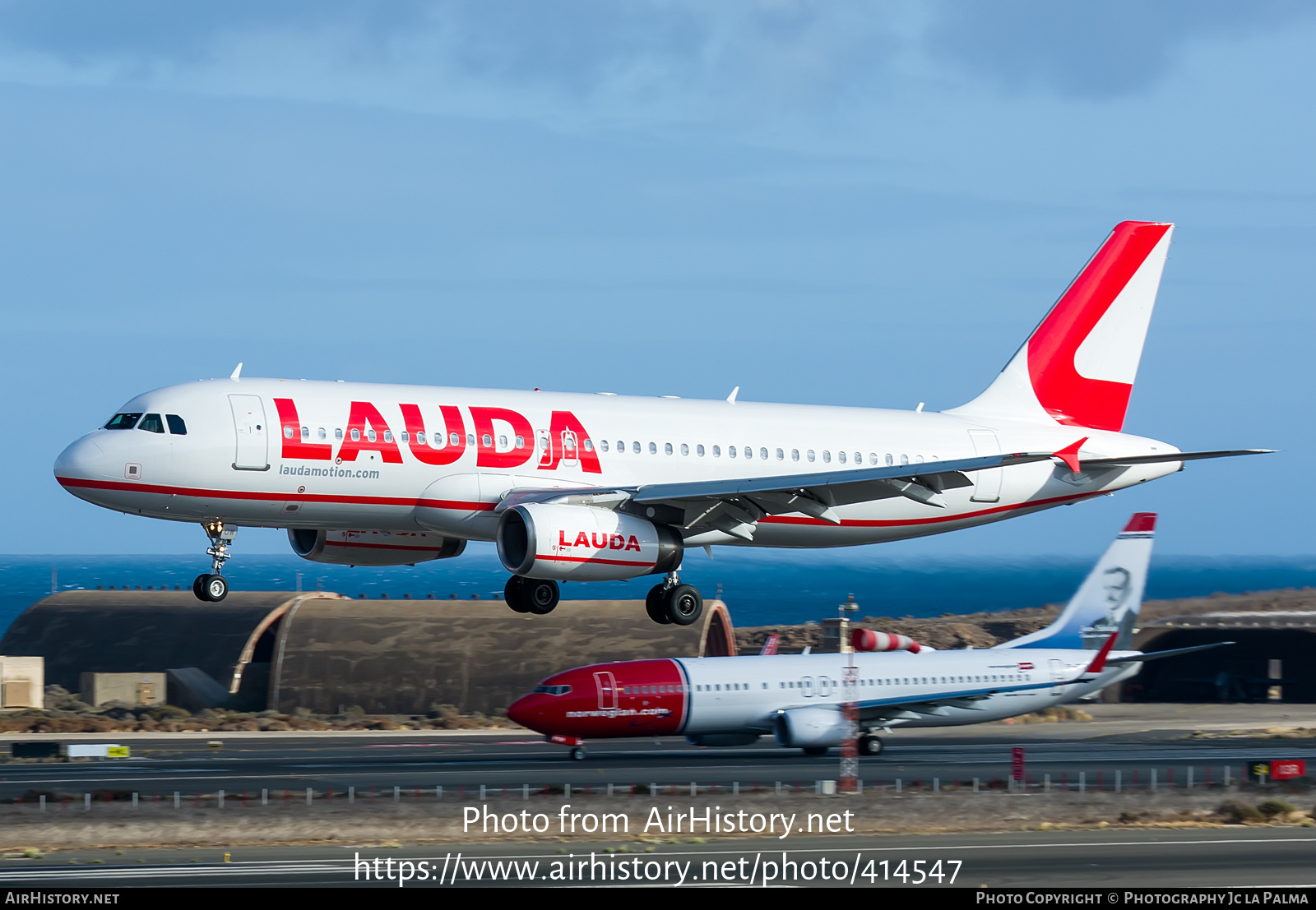 Aircraft Photo of OE-LOW | Airbus A320-233 | Lauda | AirHistory.net #414547