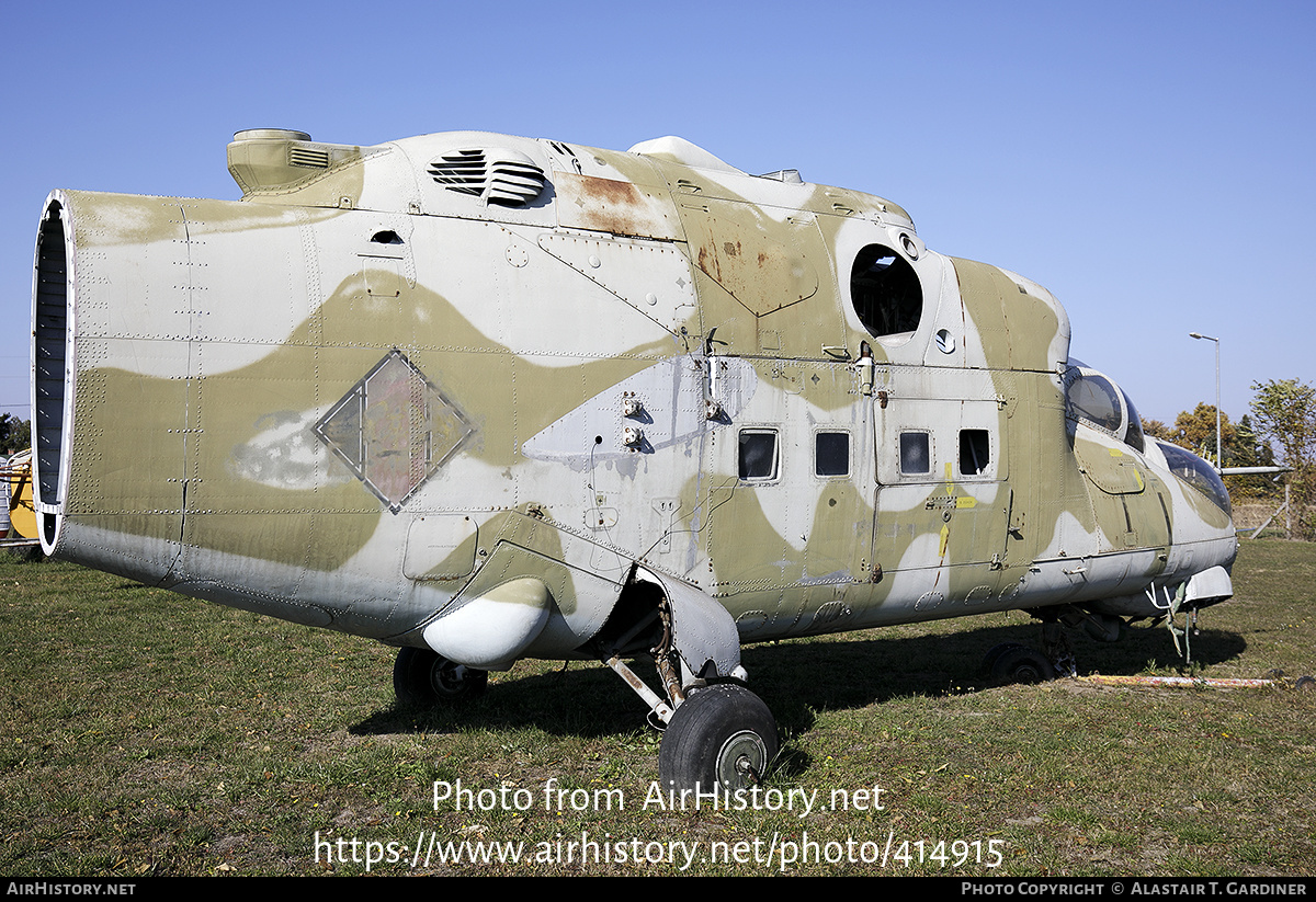 Aircraft Photo of 9611 | Mil Mi-24D | East Germany - Air Force | AirHistory.net #414915