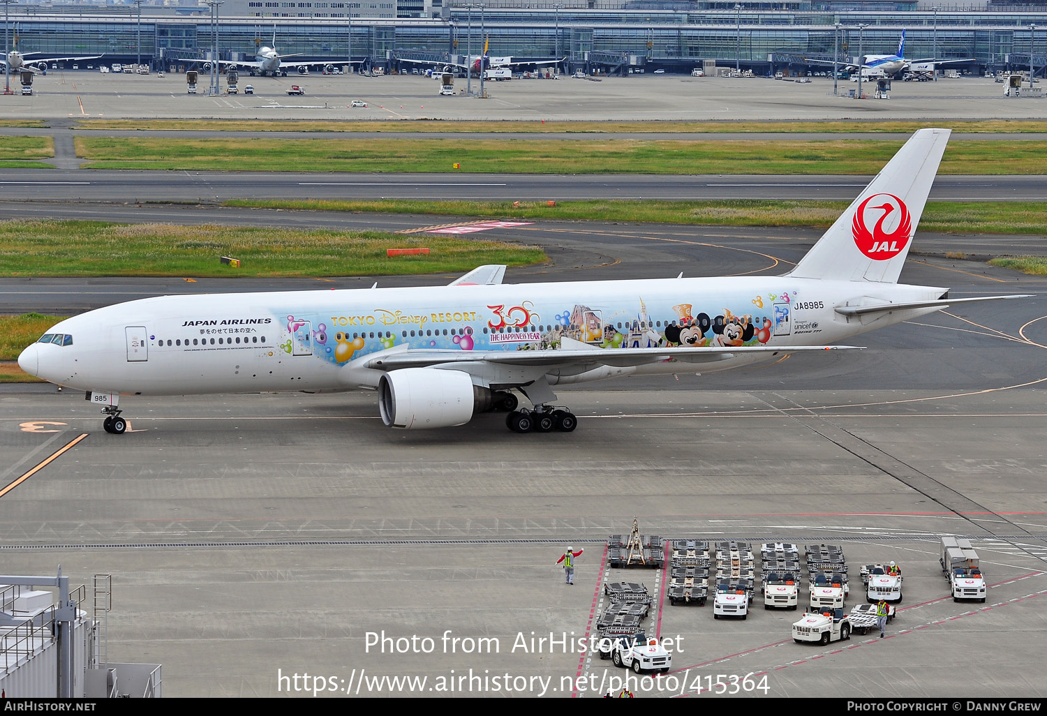 Aircraft Photo of JA8985 | Boeing 777-246 | Japan Airlines - JAL | AirHistory.net #415364