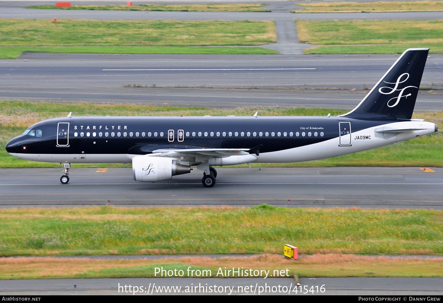 Aircraft Photo of JA09MC | Airbus A320-214 | StarFlyer | AirHistory.net #415416