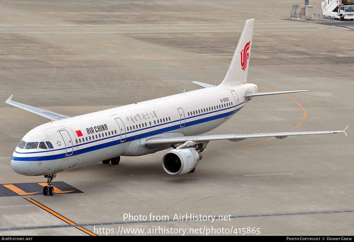 Aircraft Photo of B-6555 | Airbus A321-213 | Air China | AirHistory.net #415865