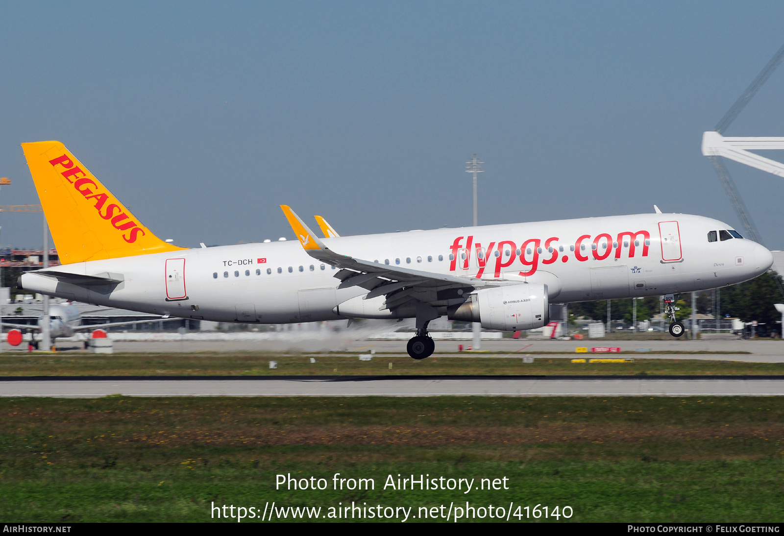 Aircraft Photo of TC-DCH | Airbus A320-216 | Pegasus Airlines | AirHistory.net #416140