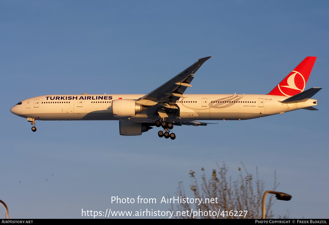 Aircraft Photo of TC-JJF | Boeing 777-3F2/ER | Turkish Airlines | AirHistory.net #416227