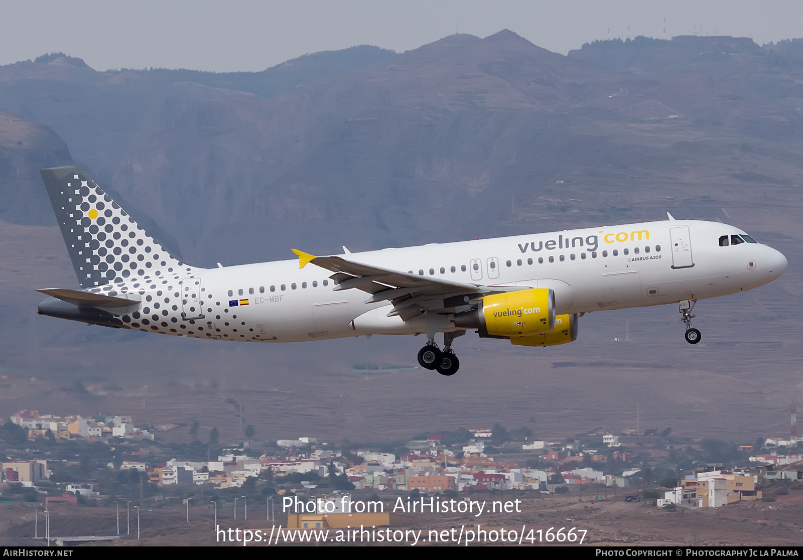 Aircraft Photo of EC-MBF | Airbus A320-214 | Vueling Airlines | AirHistory.net #416667