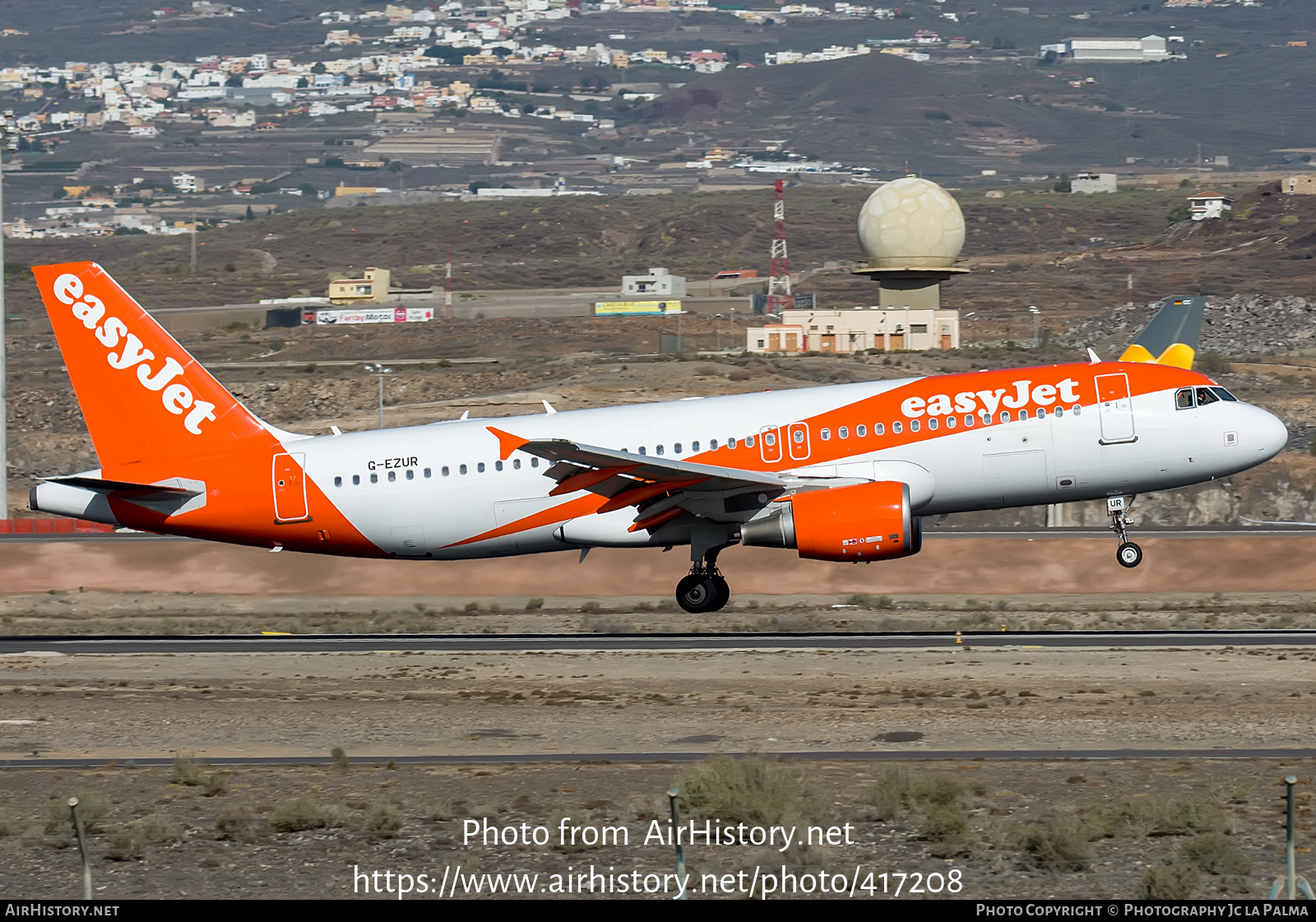 Aircraft Photo of G-EZUR | Airbus A320-214 | EasyJet | AirHistory.net #417208