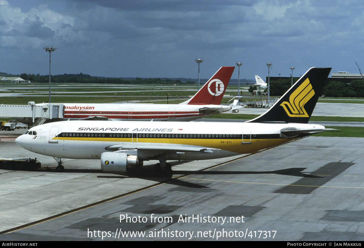 Aircraft Photo of 9V-STI | Airbus A310-222 | Singapore Airlines | AirHistory.net #417317