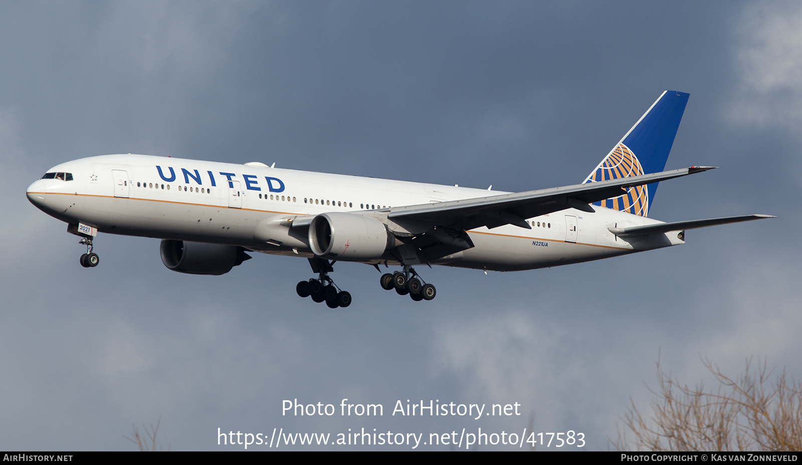 Aircraft Photo of N221UA | Boeing 777-222/ER | United Airlines | AirHistory.net #417583