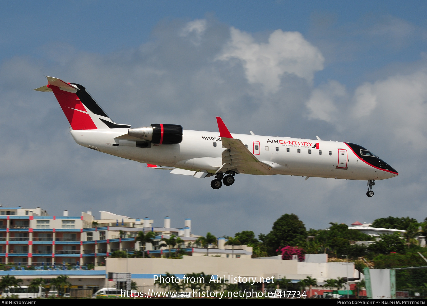 Aircraft Photo of HI1058 | Bombardier CRJ-200ER (CL-600-2B19) | ACSA - Air Century | AirHistory.net #417734