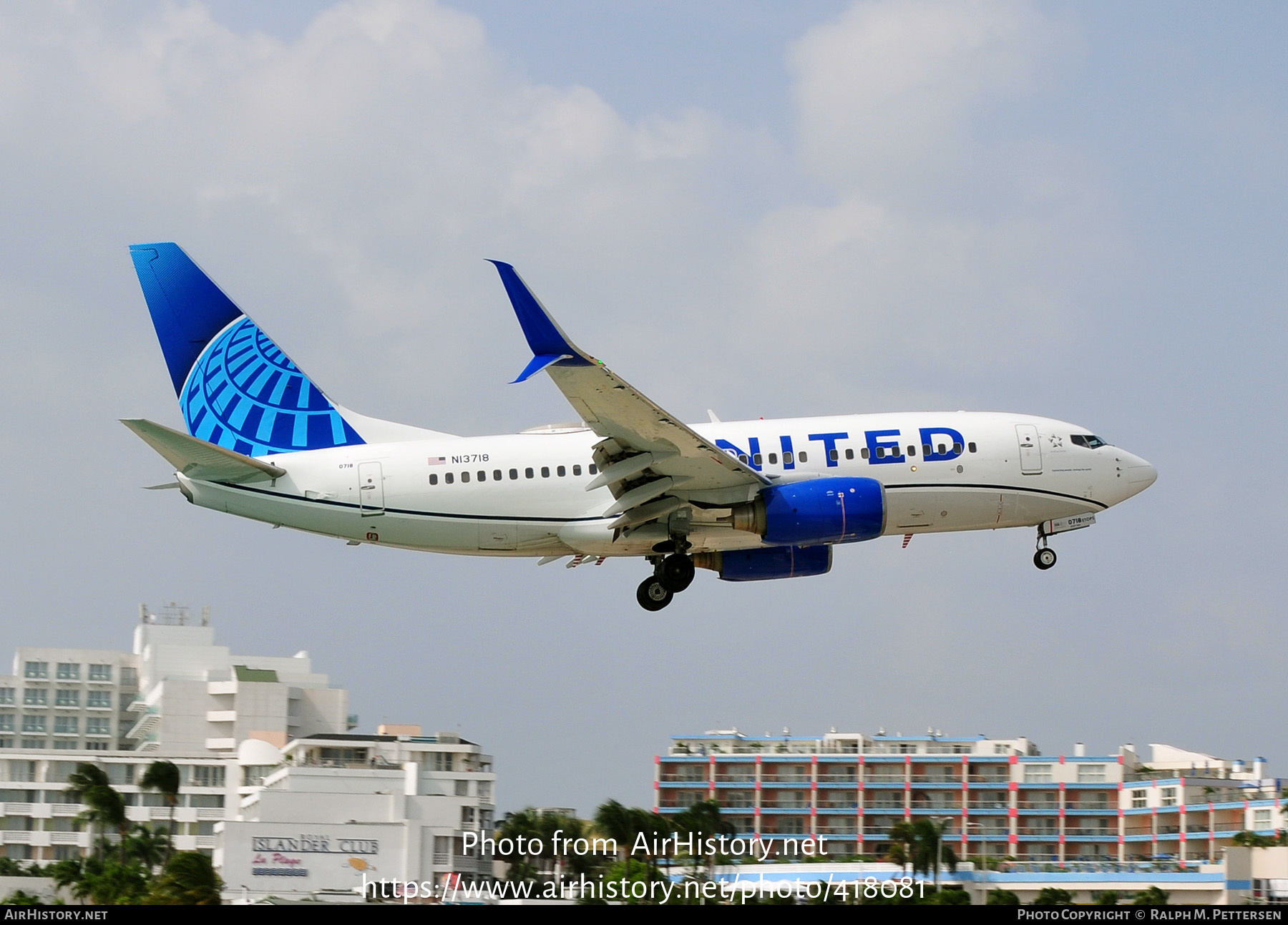 Aircraft Photo of N13718 | Boeing 737-724 | United Airlines | AirHistory.net #418081