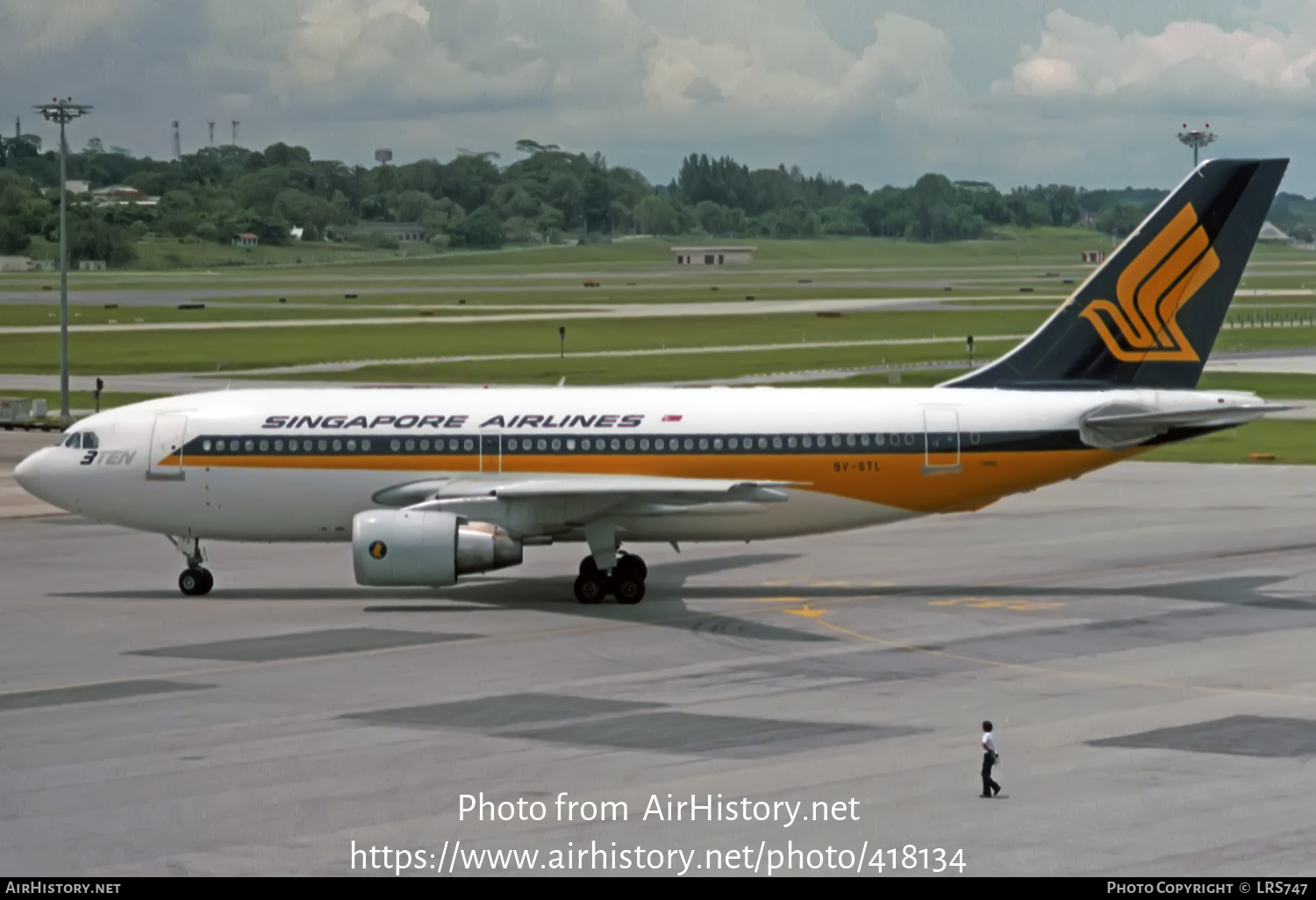 Aircraft Photo of 9V-STL | Airbus A310-222 | Singapore Airlines | AirHistory.net #418134