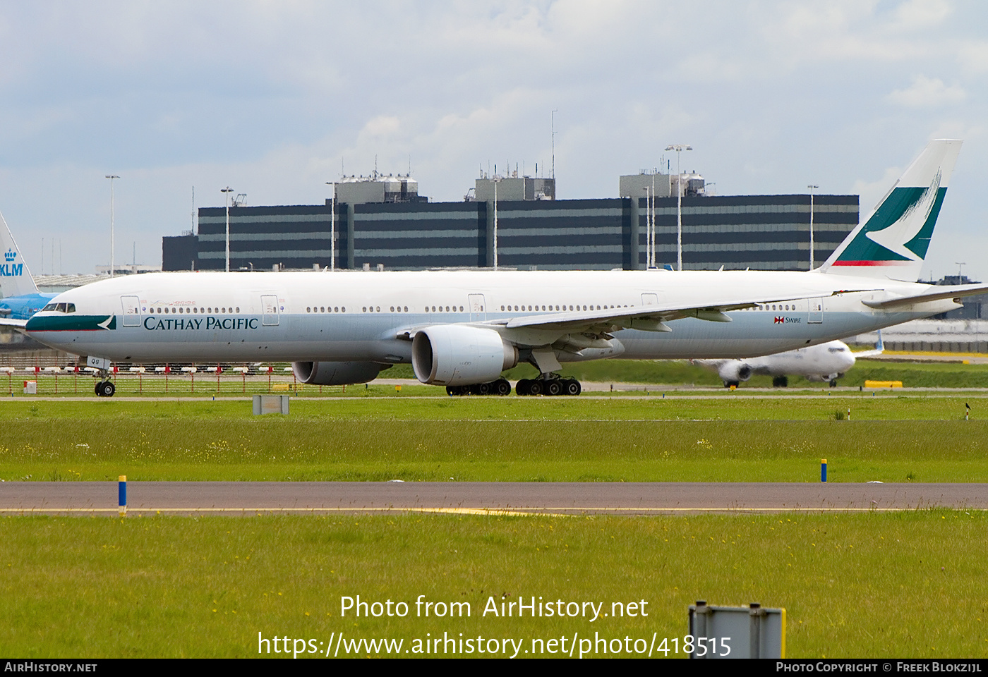 Aircraft Photo of B-KQS | Boeing 777-367/ER | Cathay Pacific Airways | AirHistory.net #418515