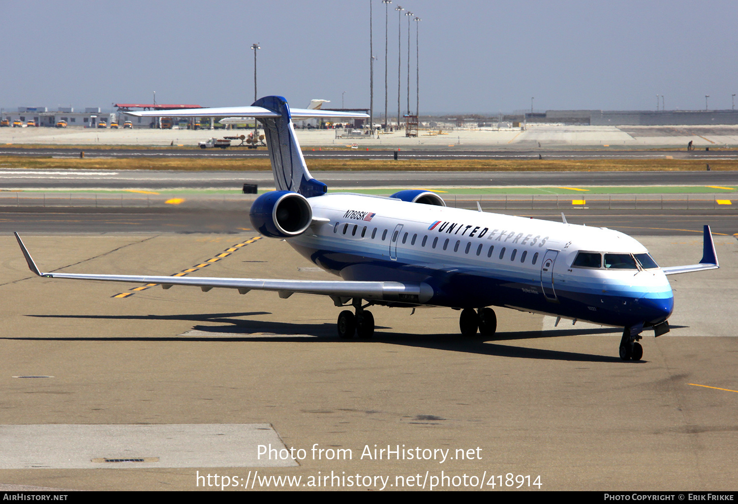 Aircraft Photo of N760SK | Bombardier CRJ-701ER (CL-600-2C10) | United Express | AirHistory.net #418914