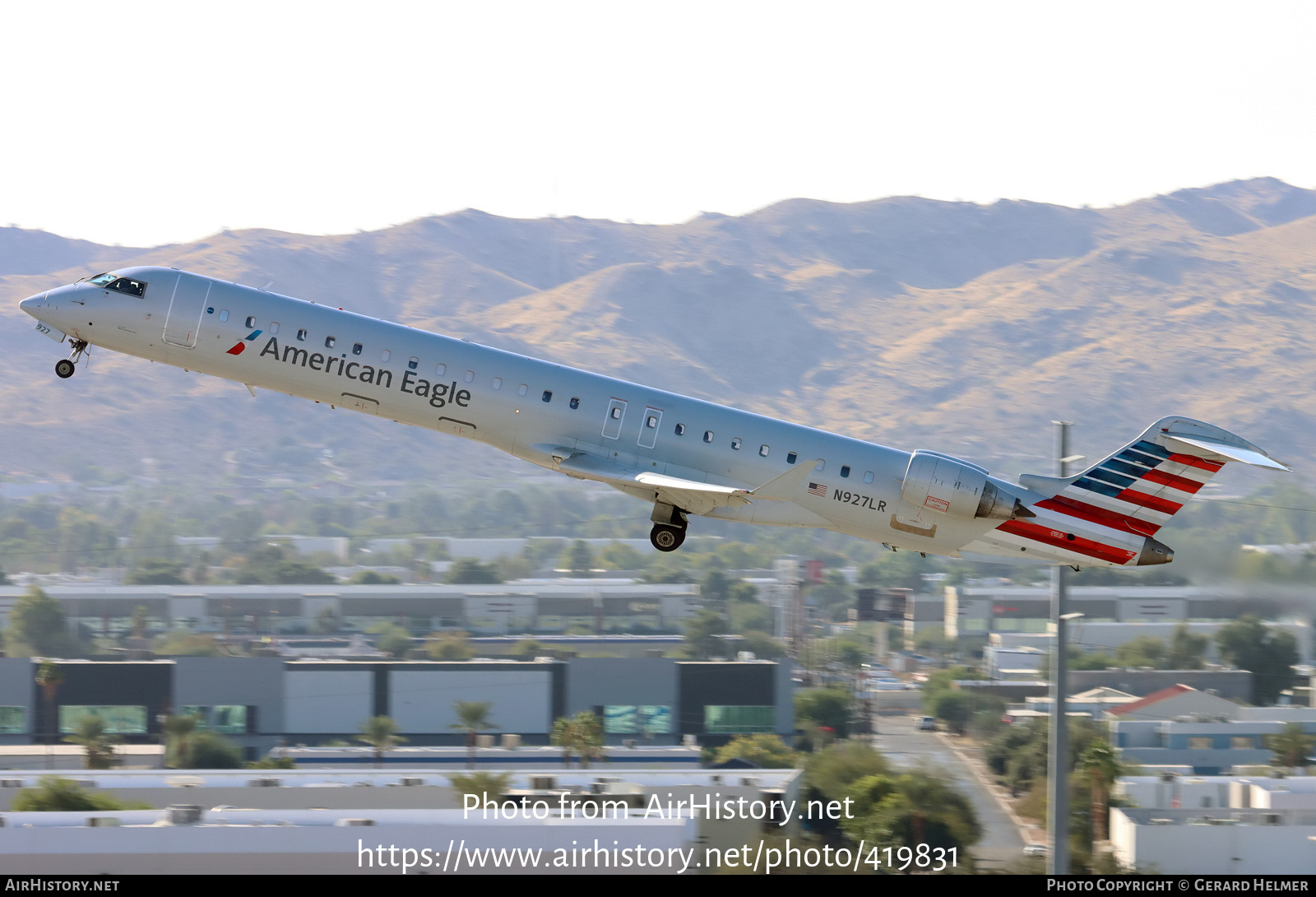 Aircraft Photo of N927LR | Bombardier CRJ-900ER (CL-600-2D24) | American Eagle | AirHistory.net #419831