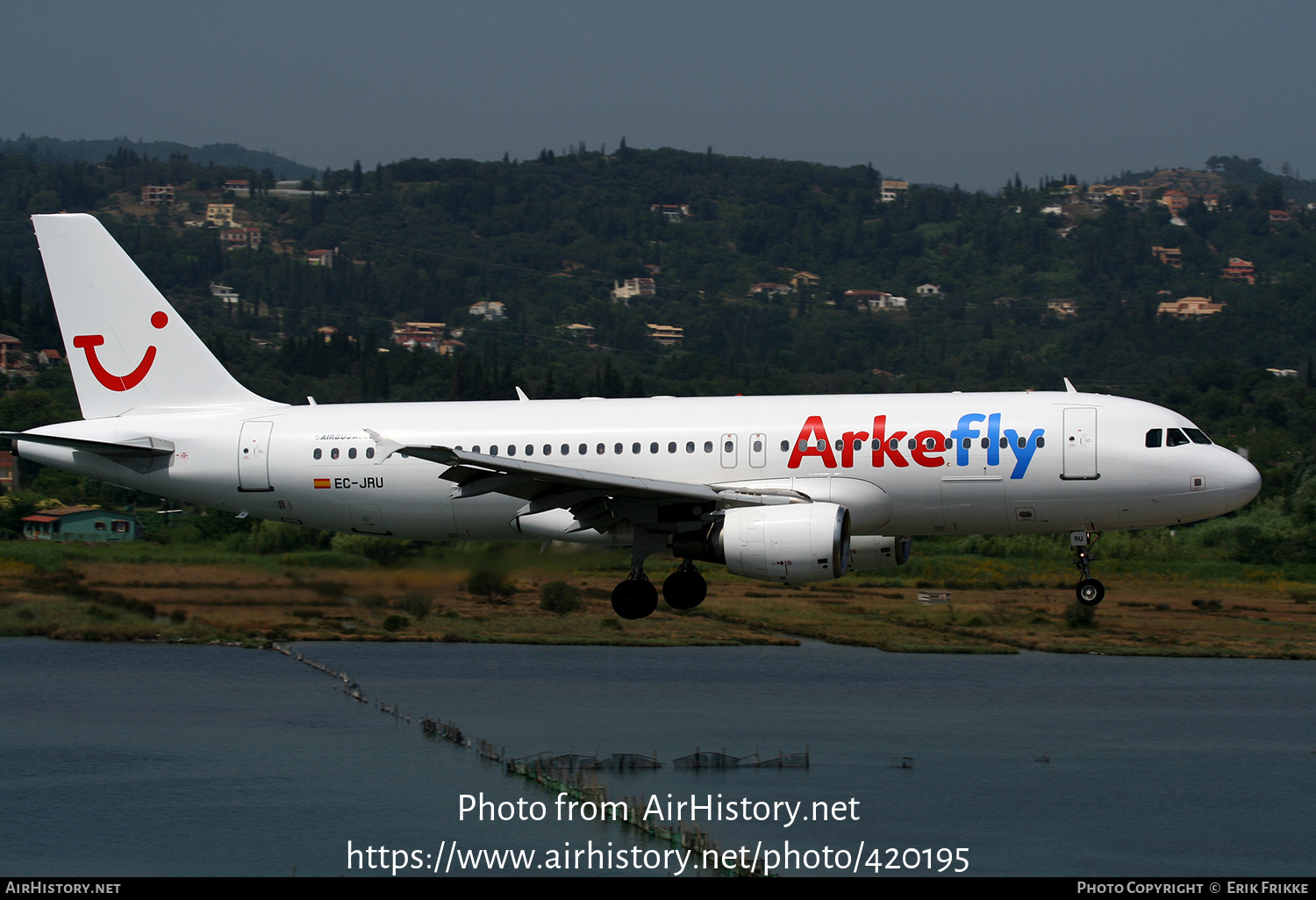 Aircraft Photo of EC-JRU | Airbus A320-214 | ArkeFly | AirHistory.net #420195