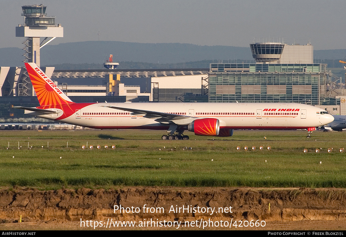 Aircraft Photo of VT-ALS | Boeing 777-337/ER | Air India | AirHistory.net #420660