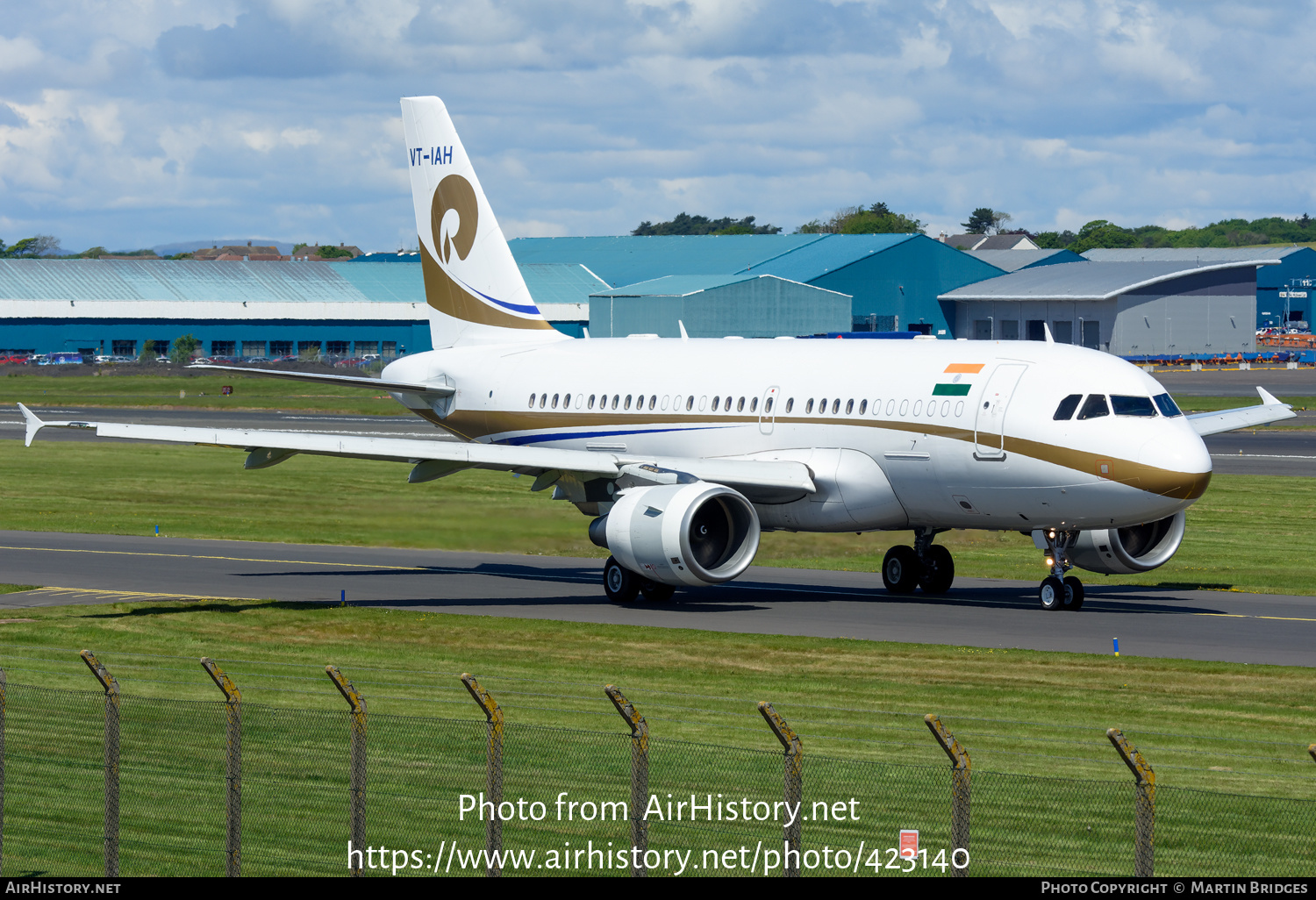 Aircraft Photo of VT-IAH | Airbus ACJ319 (A319-115/CJ) | AirHistory.net #423140