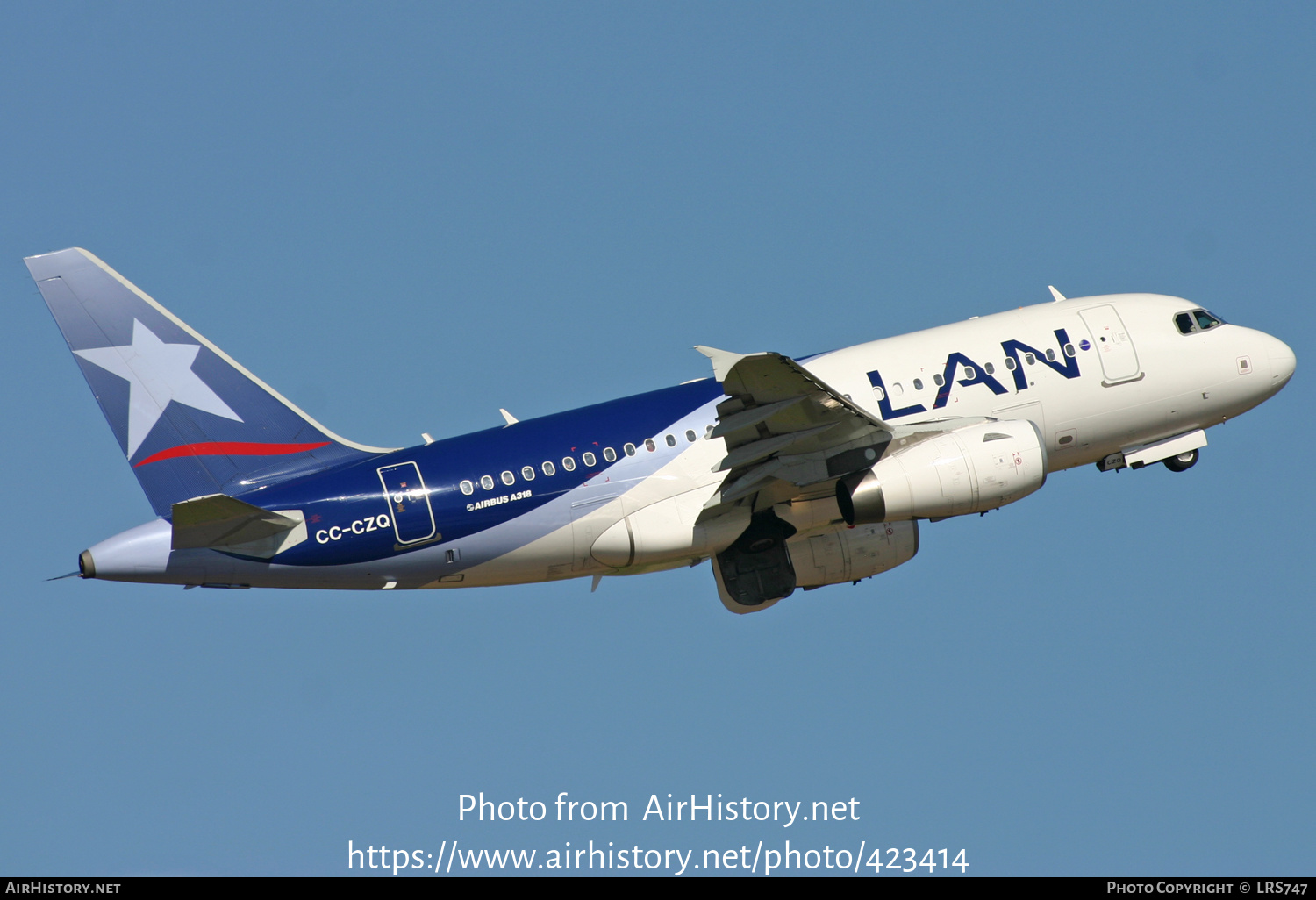 Aircraft Photo of CC-CZQ | Airbus A318-121 | LAN Airlines - Línea Aérea Nacional | AirHistory.net #423414