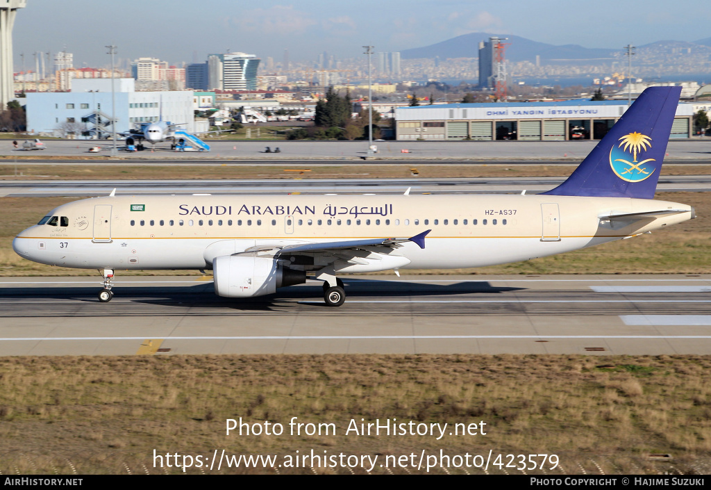 Aircraft Photo of HZ-AS37 | Airbus A320-214 | Saudi Arabian Airlines | AirHistory.net #423579