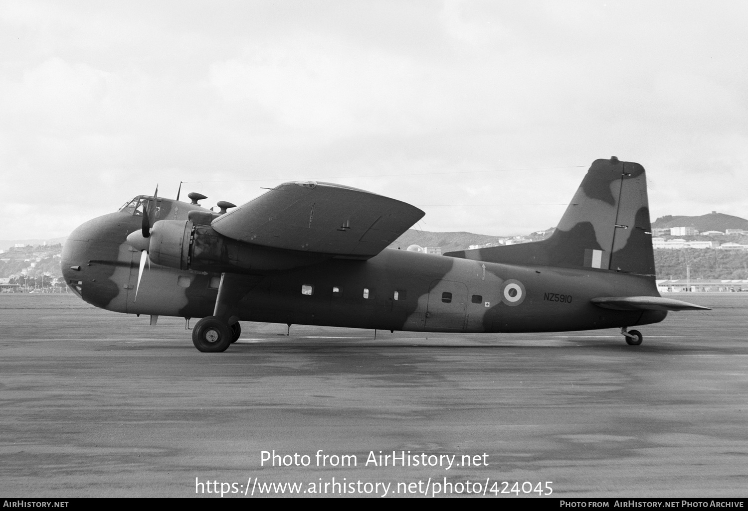 Aircraft Photo of NZ5910 | Bristol 170 Freighter Mk31 | New Zealand - Air Force | AirHistory.net #424045