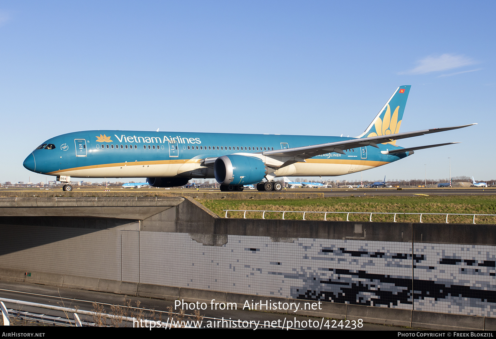 Aircraft Photo of VN-A864 | Boeing 787-9 Dreamliner | Vietnam Airlines | AirHistory.net #424238