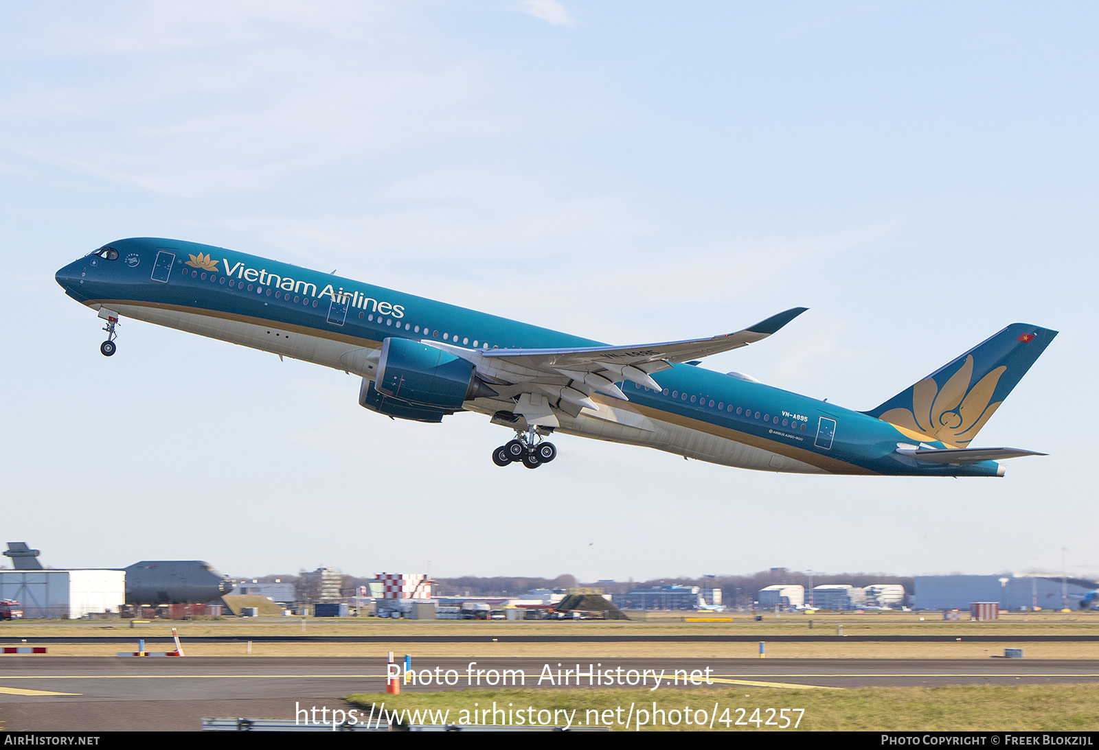 Aircraft Photo of VN-A895 | Airbus A350-941 | Vietnam Airlines | AirHistory.net #424257