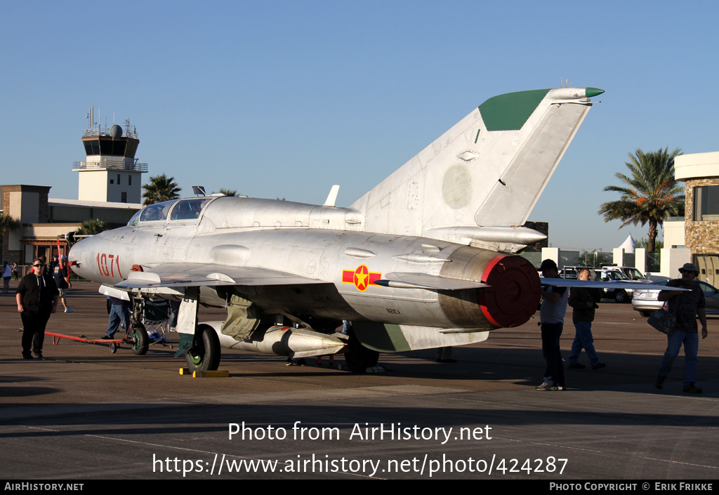 Aircraft Photo of N21EV / 1071 | Mikoyan-Gurevich MiG-21UM | Vietnam - Air Force | AirHistory.net #424287