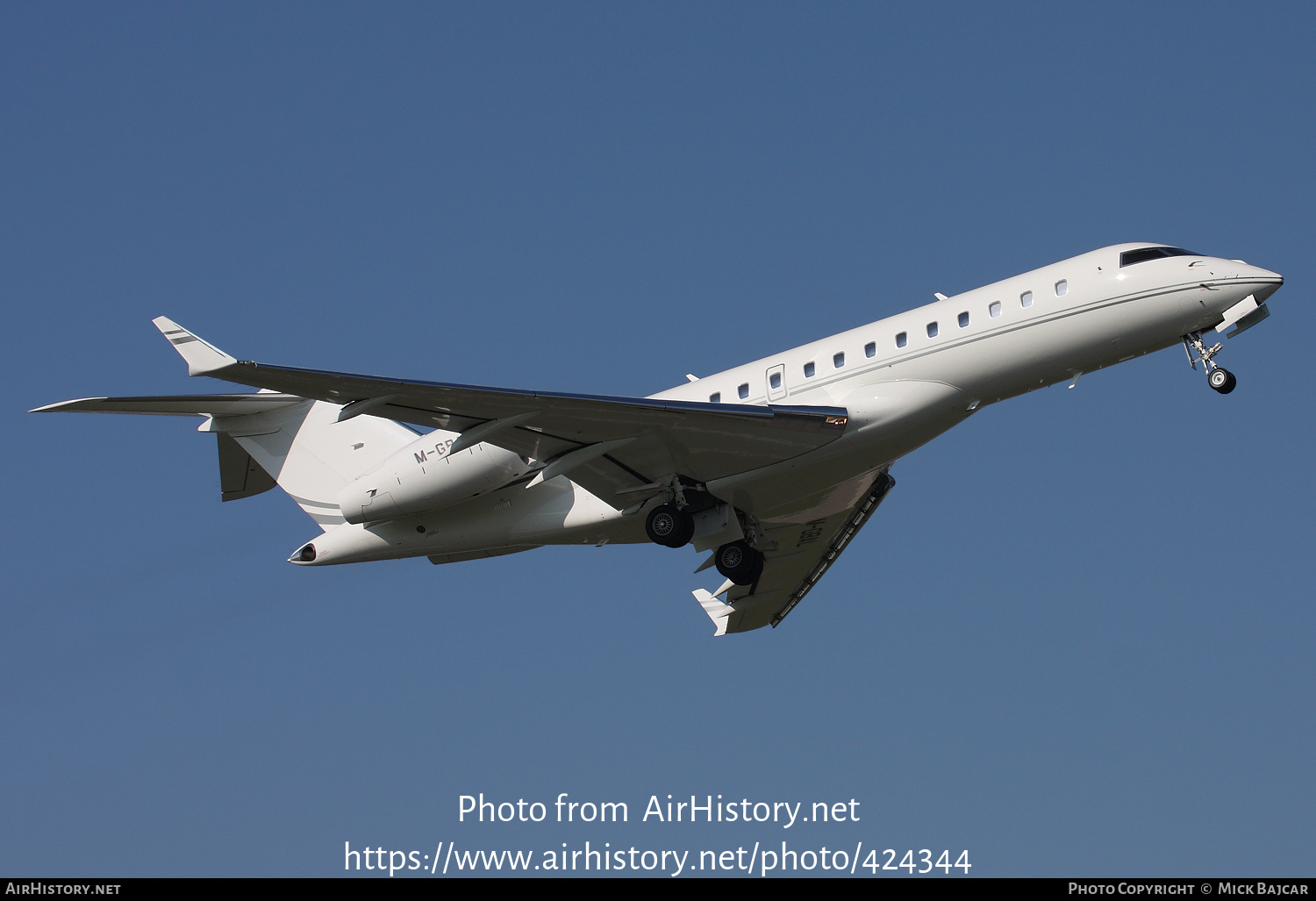 Aircraft Photo of M-GBAL | Bombardier Global Express (BD-700-1A10) | AirHistory.net #424344