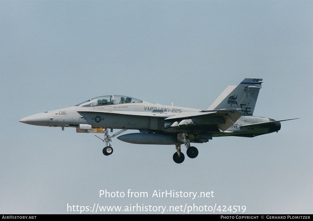 Aircraft Photo of 164267 | McDonnell Douglas F/A-18D Hornet | USA - Marines | AirHistory.net #424519