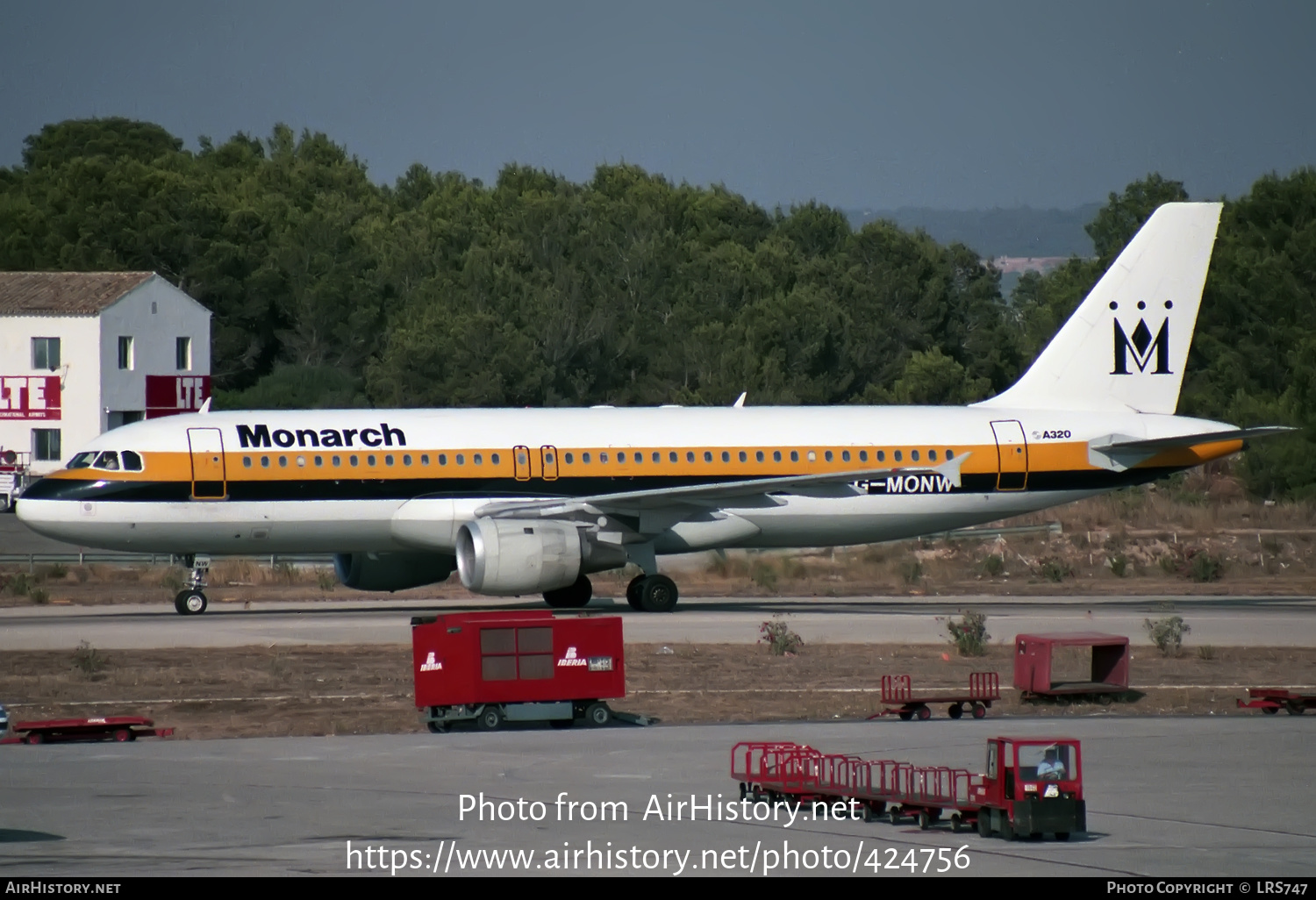 Aircraft Photo of G-MONW | Airbus A320-212 | Monarch Airlines | AirHistory.net #424756