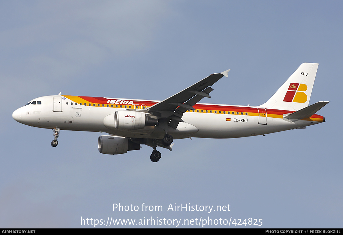 Aircraft Photo of EC-KHJ | Airbus A320-214 | Iberia | AirHistory.net #424825