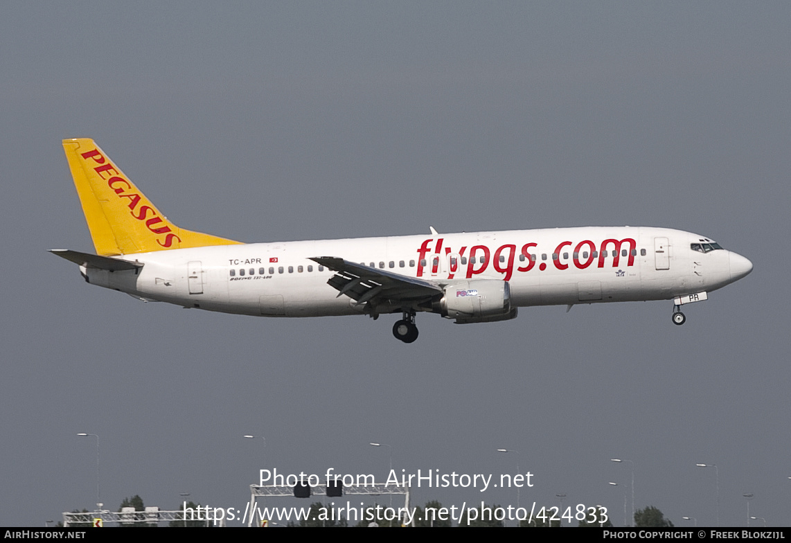 Aircraft Photo of TC-APR | Boeing 737-4Y0 | Pegasus Airlines | AirHistory.net #424833