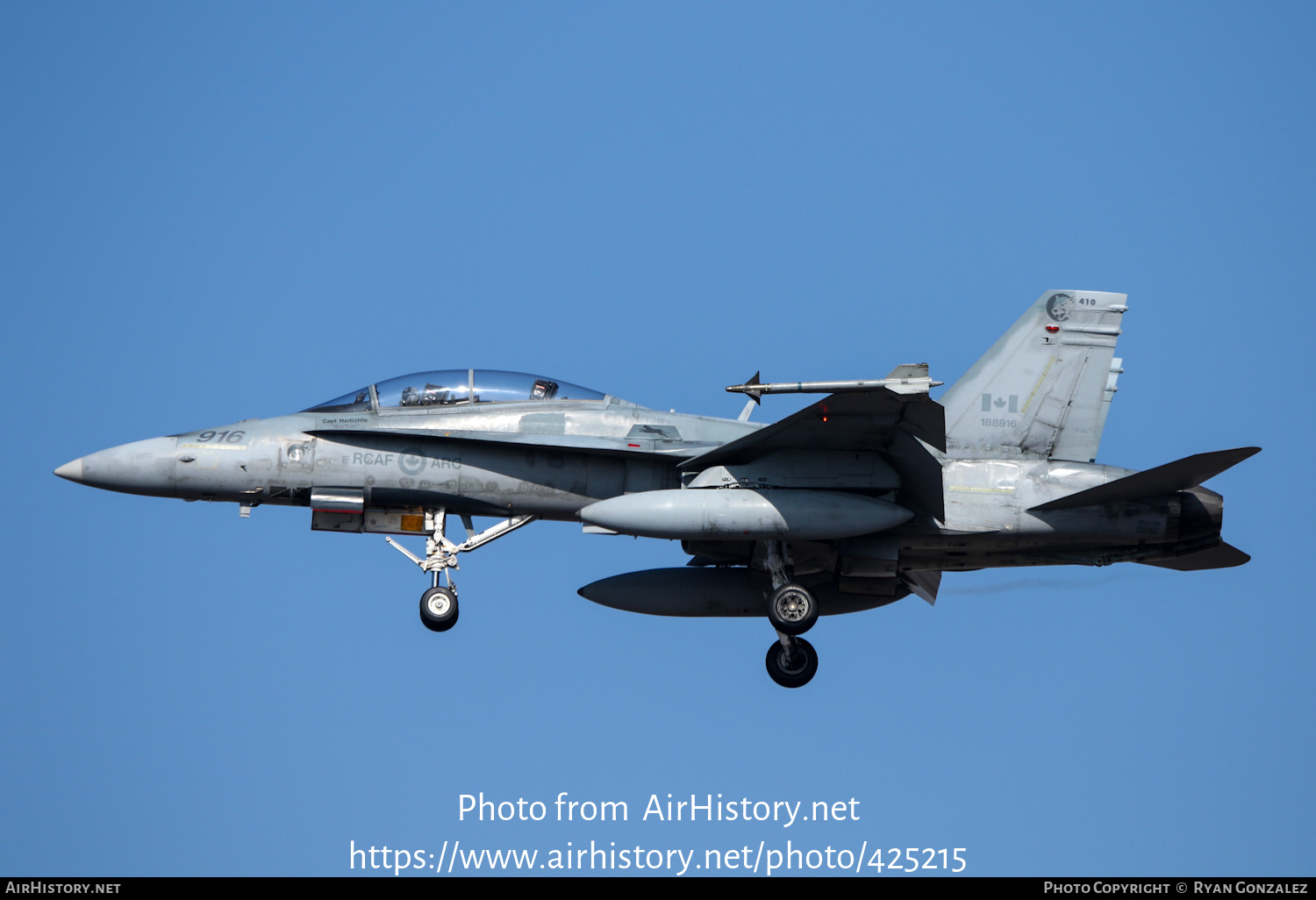 Aircraft Photo of 188916 / 916 | McDonnell Douglas CF-188B Hornet | Canada - Air Force | AirHistory.net #425215