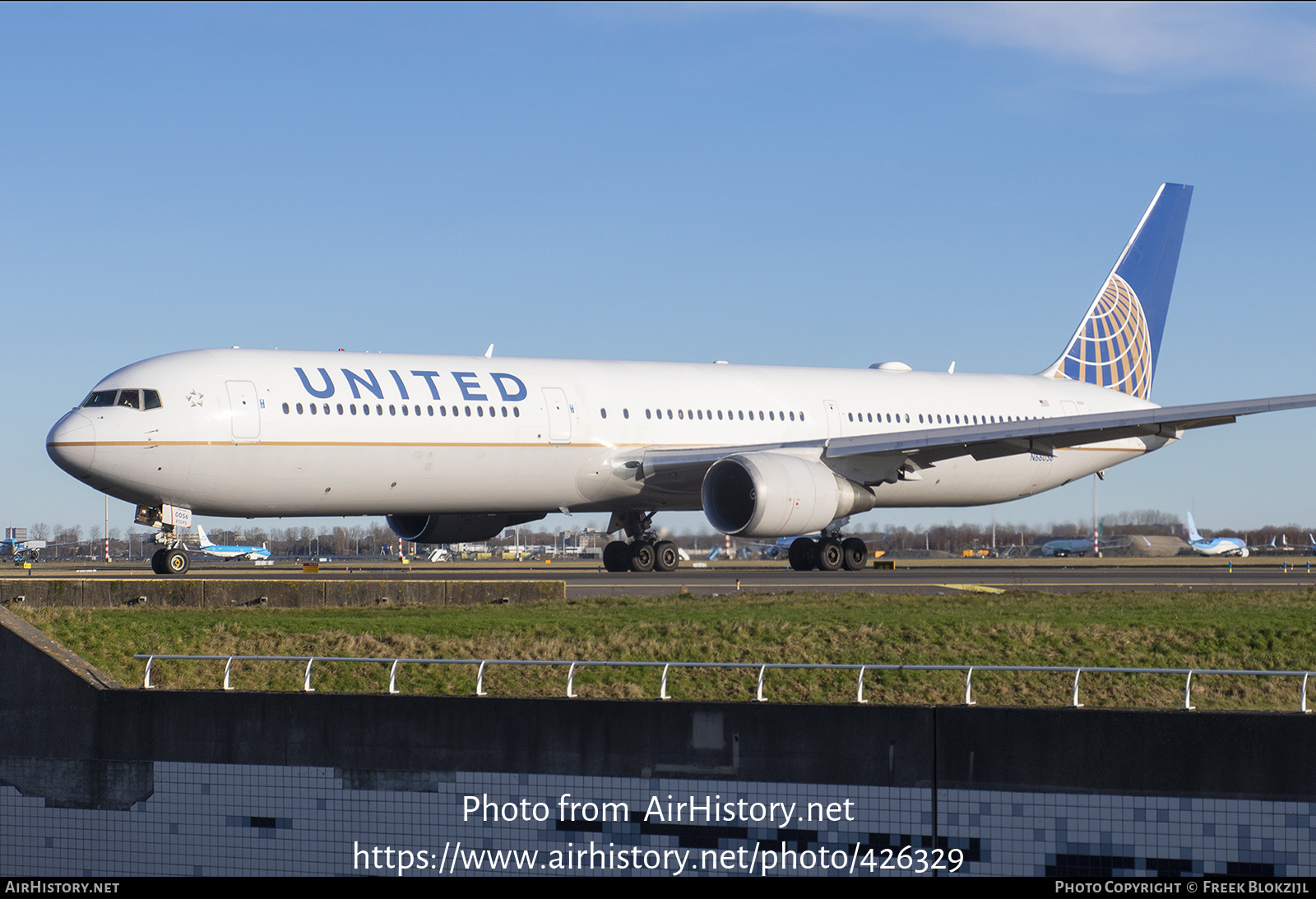 Aircraft Photo of N66056 | Boeing 767-424/ER | United Airlines | AirHistory.net #426329