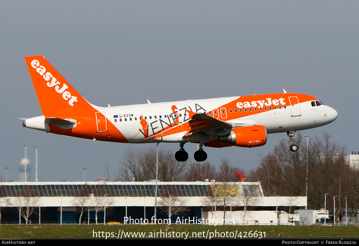 Aircraft Photo of G-EZDW | Airbus A319-111 | EasyJet | AirHistory.net #426631