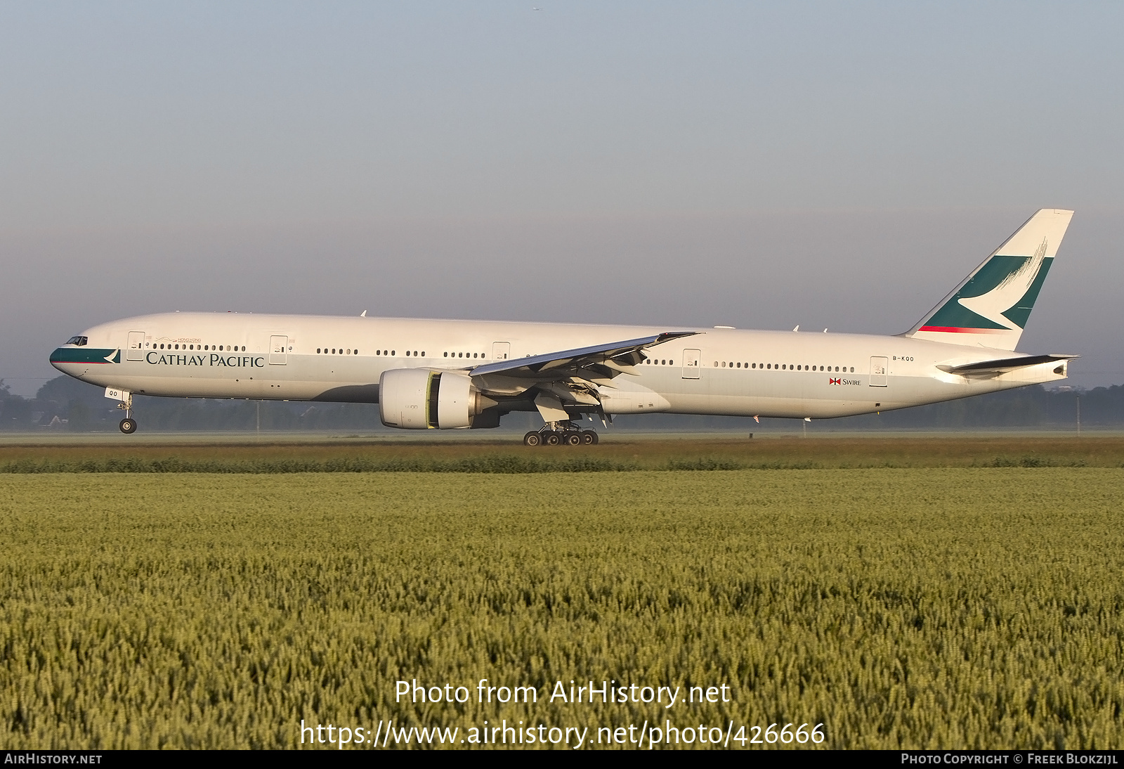 Aircraft Photo of B-KQQ | Boeing 777-367/ER | Cathay Pacific Airways | AirHistory.net #426666