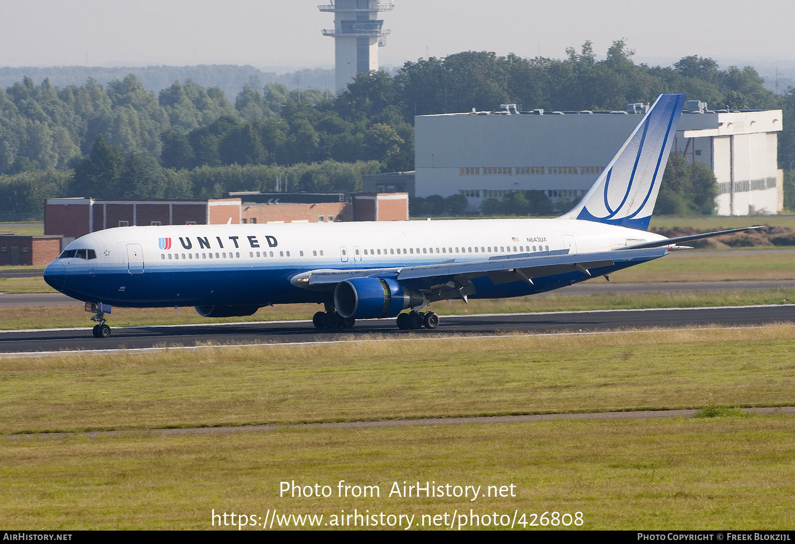 Aircraft Photo of N643UA | Boeing 767-322/ER | United Airlines | AirHistory.net #426808