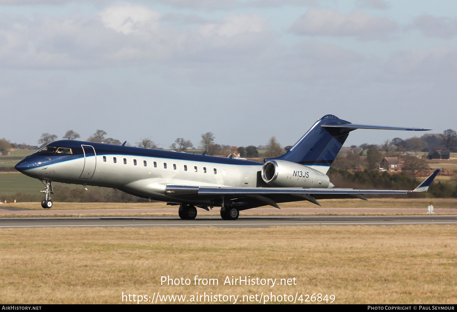 Aircraft Photo of N13JS | Bombardier Global Express XRS (BD-700-1A10) | AirHistory.net #426849