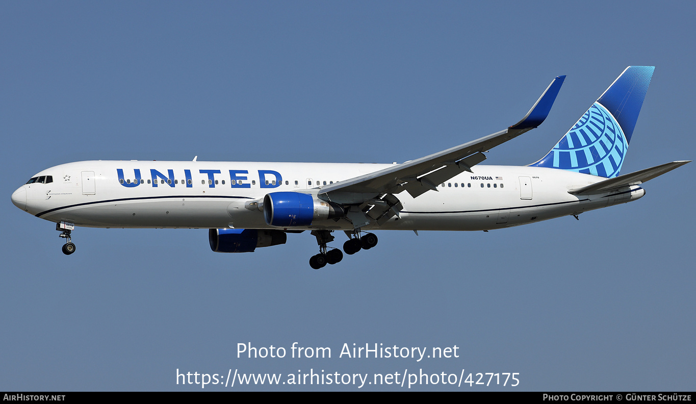 Aircraft Photo of N670UA | Boeing 767-322/ER | United Airlines | AirHistory.net #427175