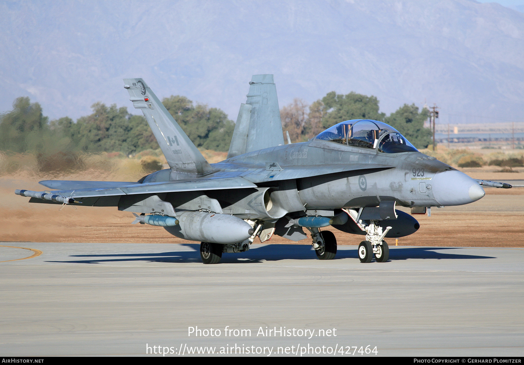 Aircraft Photo of 188923 | McDonnell Douglas CF-188B Hornet | Canada - Air Force | AirHistory.net #427464