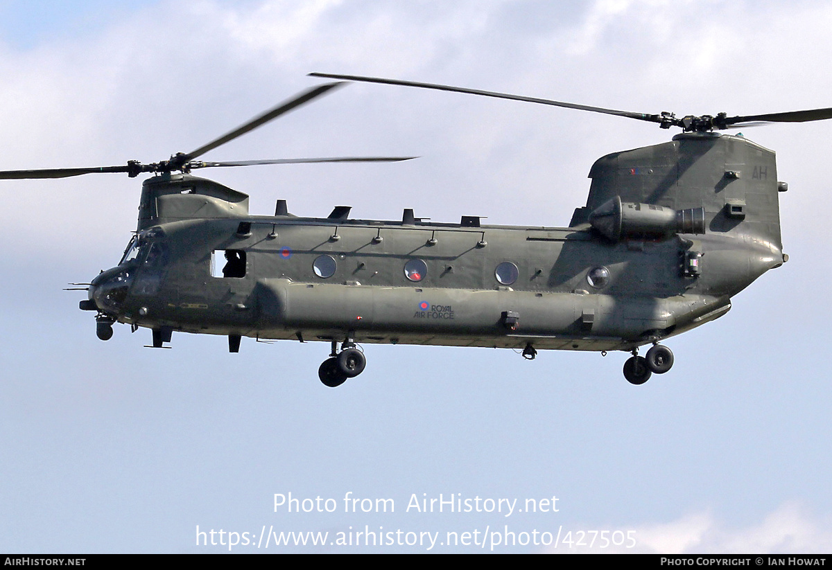 Aircraft Photo of ZA680 | Boeing Chinook HC2 (352) | UK - Air Force | AirHistory.net #427505