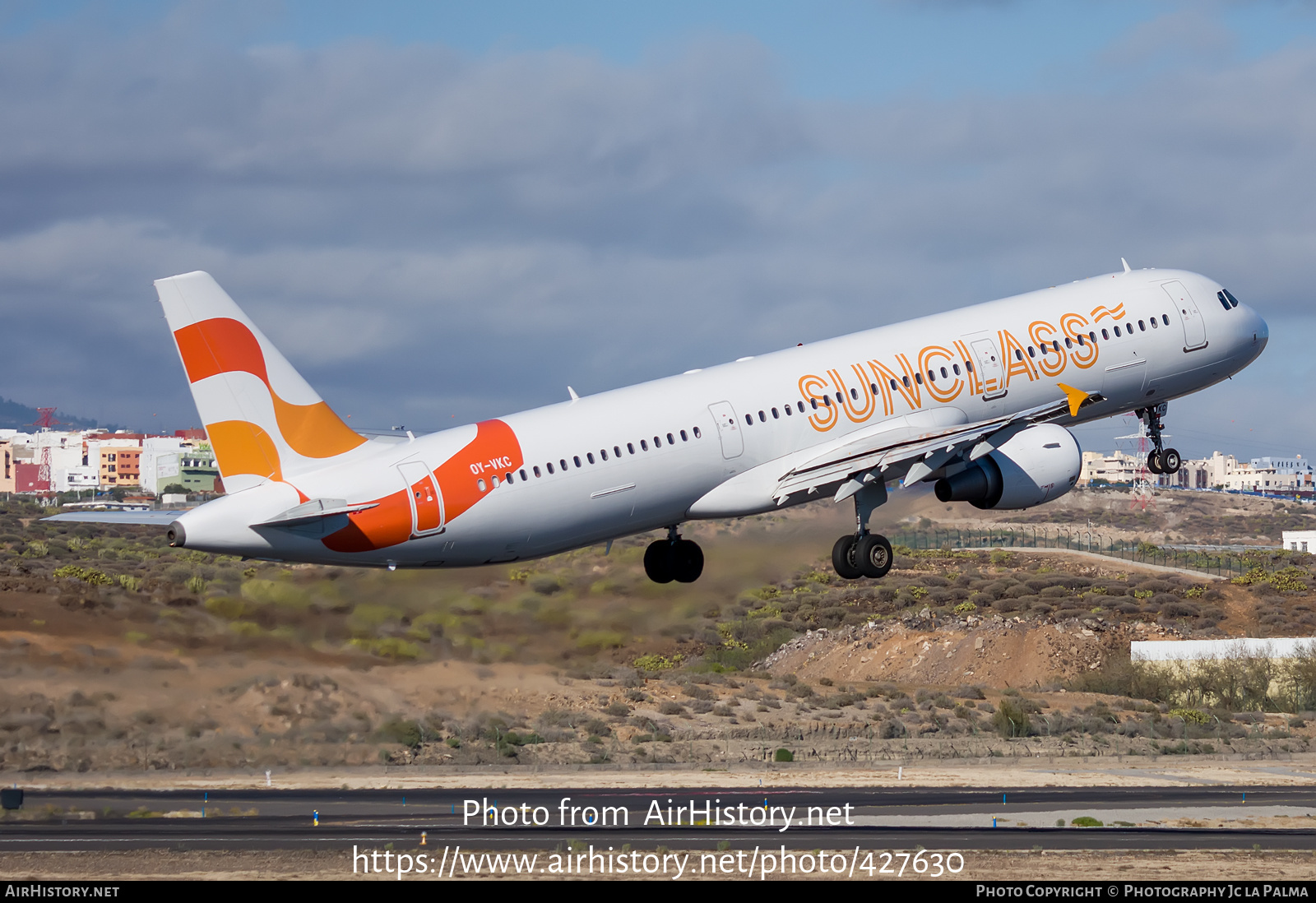 Aircraft Photo of OY-VKC | Airbus A321-211 | Sunclass Airlines | AirHistory.net #427630