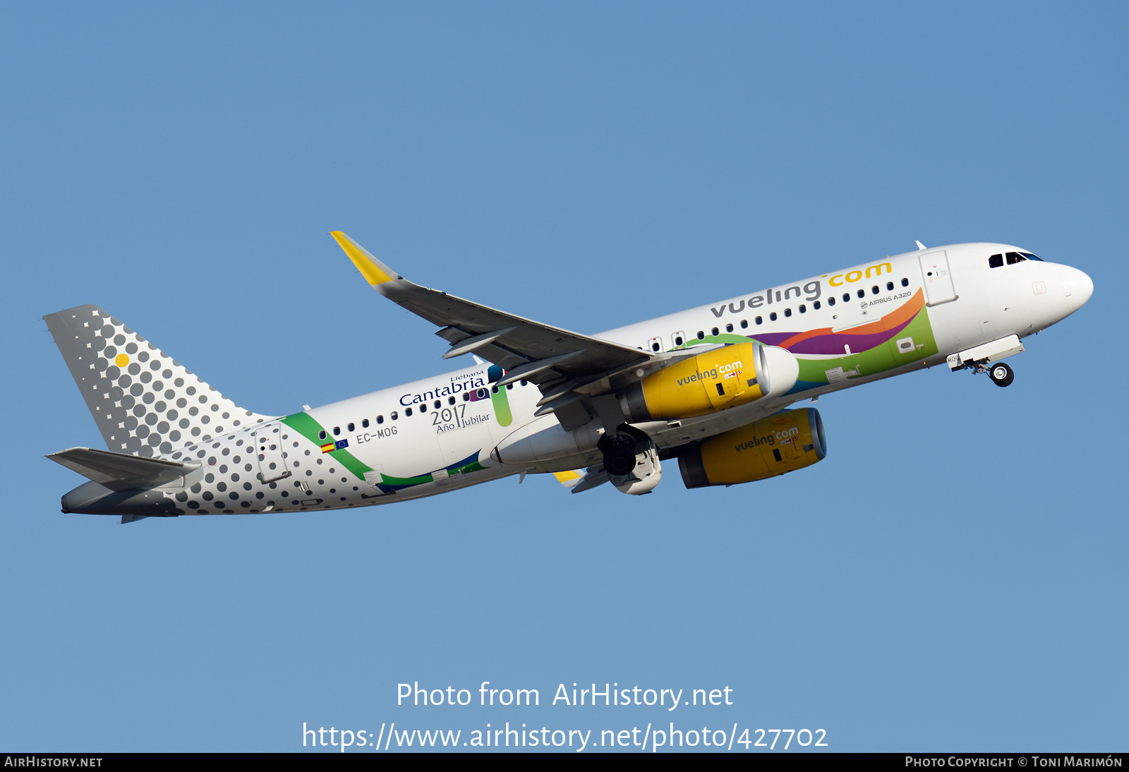 Aircraft Photo of EC-MOG | Airbus A320-232 | Vueling Airlines | AirHistory.net #427702