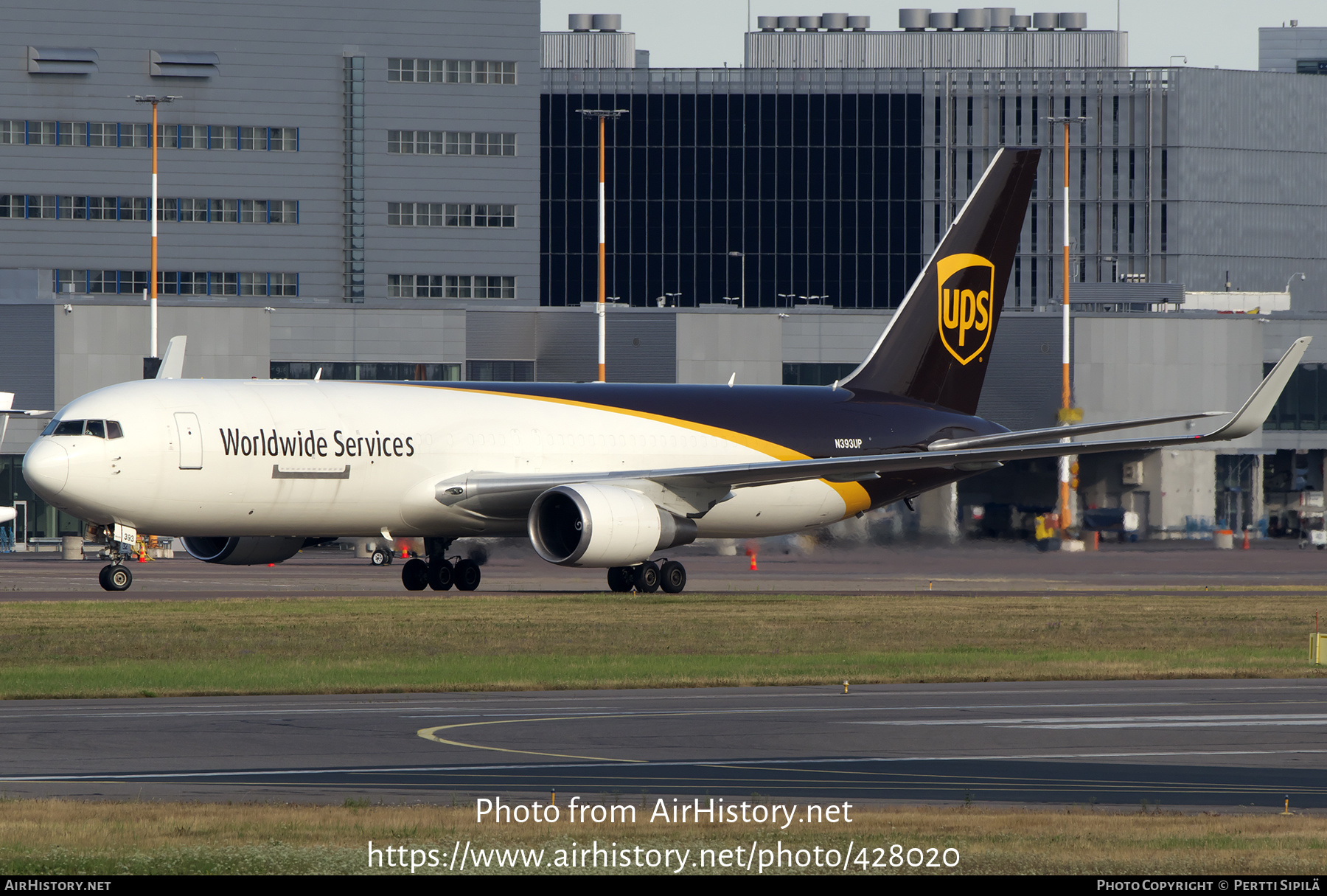 Aircraft Photo of N393UP | Boeing 767-316/ER(BDSF) | United Parcel Service - UPS | AirHistory.net #428020