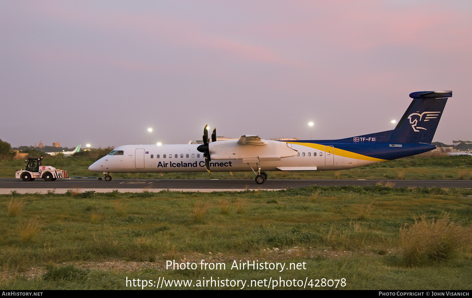 Aircraft Photo of TF-FXI | Bombardier DHC-8-402 Dash 8 | Air Iceland Connect | AirHistory.net #428078